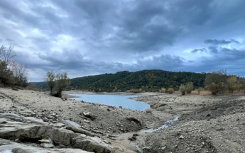 Les lacs ont du mal à se recharger, comme ici dans le Var.