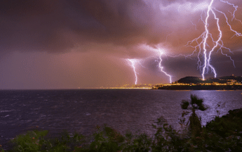 Les orages font partie des phénomènes météorologiques les plus dangereux en France. 