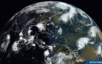 à la mi-septembre, l'activité cyclonique est en pleine frénésie et pas moins de 5 systèmes tropicaux évoluent actuellement autour des Amériques.