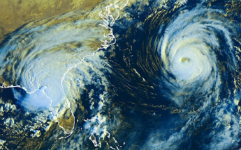 Image satellitale du mercredi 30 août 2023 à 12 UTC. On voit Idalia sur la Floride et Franklin plus à l'est. 
