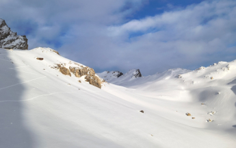 Tenn de Rhêmes, plateau frontalier au-dessus de Val d'Isère (74). L'enneigement est en nette amélioration, par rapport au début d'hiver où ces secteurs étaient ravagés par plusieurs épisodes de vent fort.