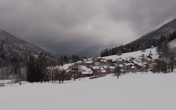 Il neige en montagne ce dimanche.