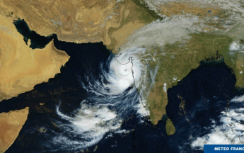 Le cyclone Tauktae longeant les côtes ouest de l’Inde entraînant des pluies intenses et une mer dangereuse.