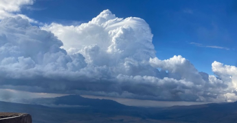 Combien pèse un nuage ?