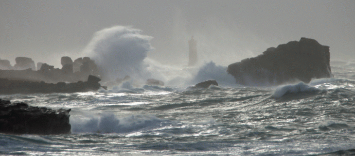 Un vent record pour la saison a touché cette nuit la Bretagne et les côtes de la Manche.