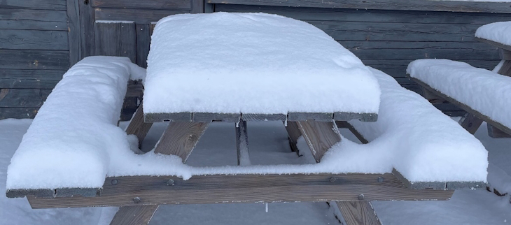 Une petite couche de neige fraîche le 26 février à la Solaise, massif de la Haute Tarentaise. Les dernières chutes de neige ont eu peu d’impact sur l’enneigement.
