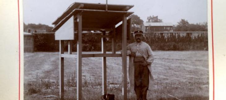 Poste météorologique, St Cloud (Seine et Oise) - Station météorologique installée en juin 1896 sur la plateforme du réservoir de l'Avre. Crédits " Météo-France "